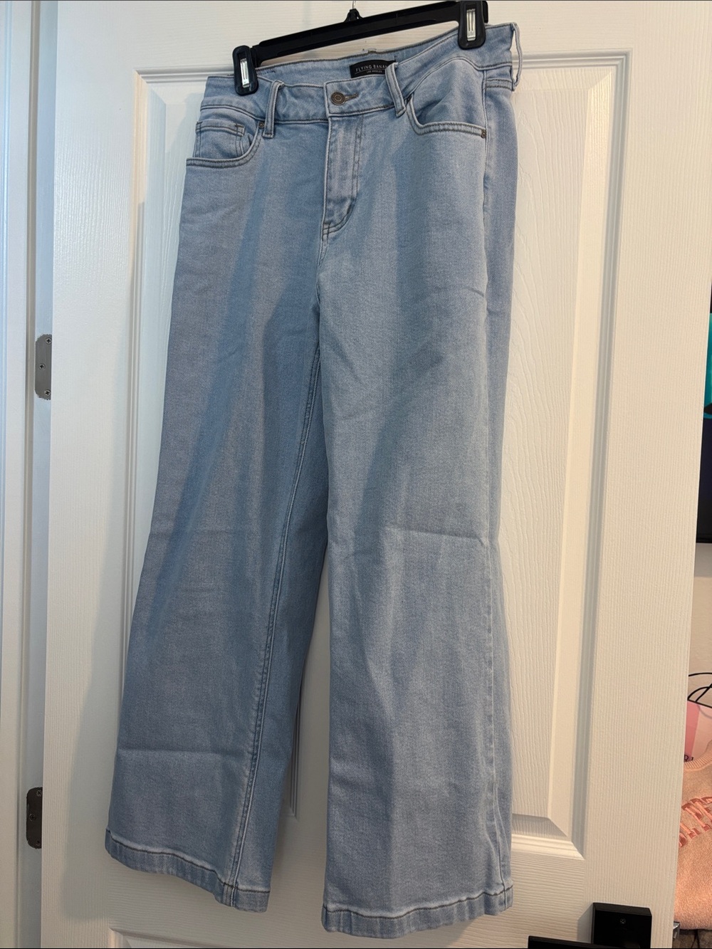 Women’s Wide Leg Light Wash Jeans